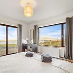 Makeelan House