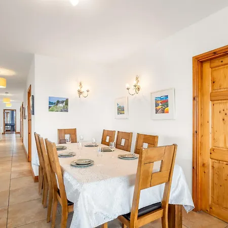 Nyaraló Makeelan House